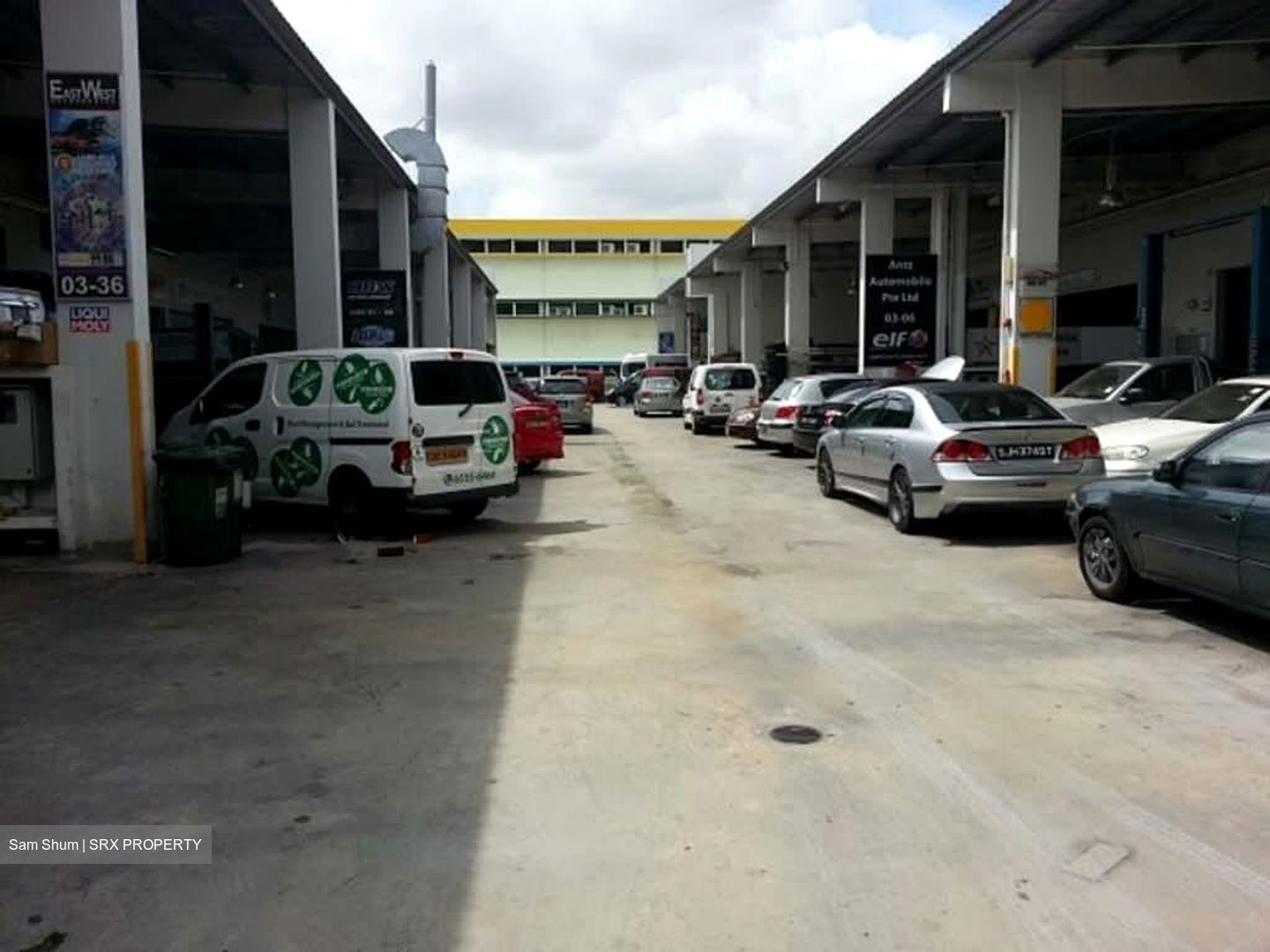 First East Centre (D14), Factory #618125471